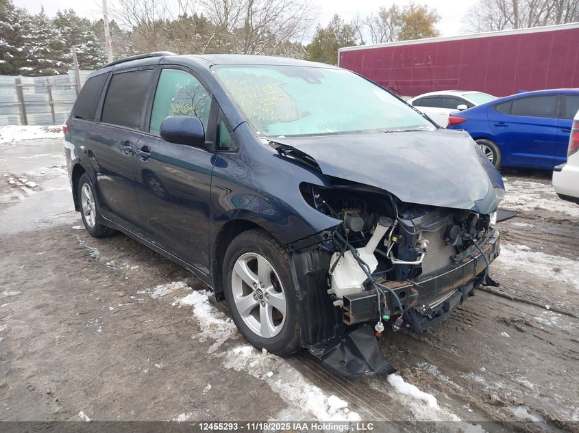 5TDKZ3DC2KS992632 2019 Toyota Sienna Le V6 auction photo 1