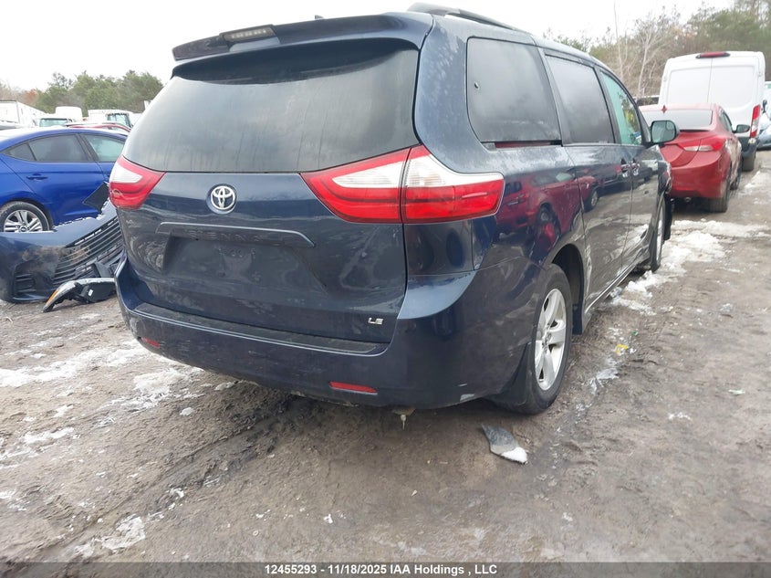 5TDKZ3DC2KS992632 2019 TOYOTA SIENNA photo no. 4