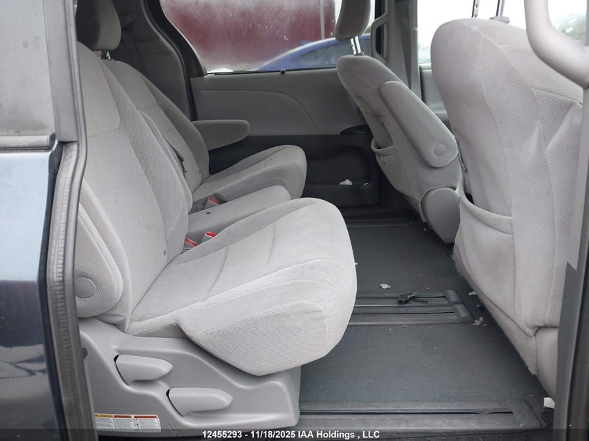 5TDKZ3DC2KS992632 2019 TOYOTA SIENNA photo no. 8