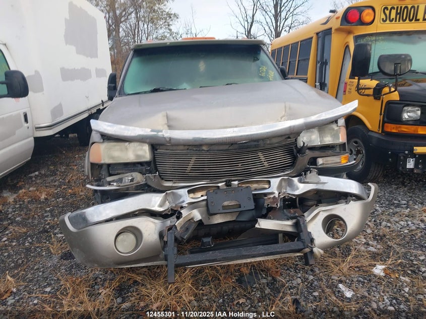 1GTJK33143F232123 2003 GMC  photo no. 12