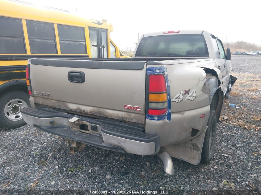 1GTJK33143F232123 2003 GMC  photo no. 4