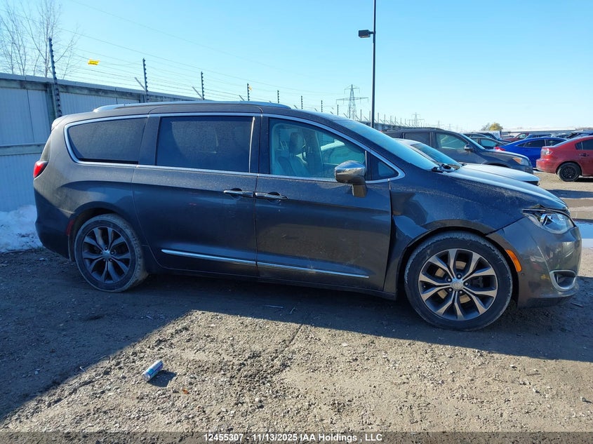 2017 Chrysler Pacifica Limited VIN: 2C4RC1GG7HR533018 Lot: 12455307