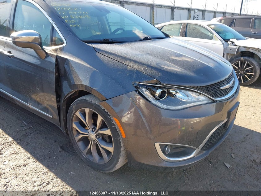 2017 Chrysler Pacifica Limited VIN: 2C4RC1GG7HR533018 Lot: 12455307