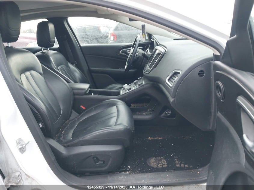1C3CCCCG5GN187204 2016 CHRYSLER 200 photo no. 5