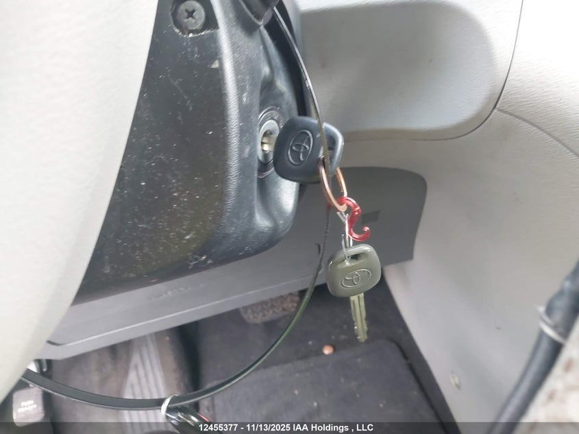 5TDXK3DC1BS054132 2011 TOYOTA SIENNA photo no. 11