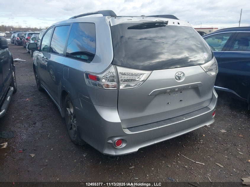 5TDXK3DC1BS054132 2011 TOYOTA SIENNA photo no. 3