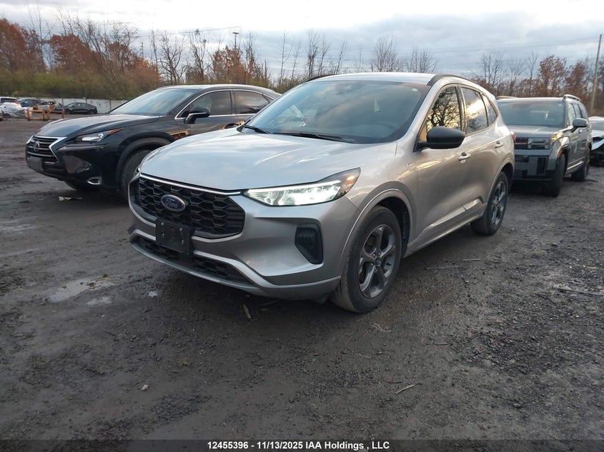 1FMCU9MN8PUA56441 2023 FORD ESCAPE photo no. 2