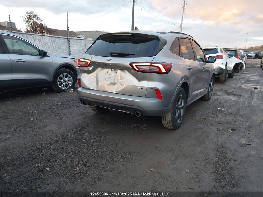 1FMCU9MN8PUA56441 2023 FORD ESCAPE photo no. 4