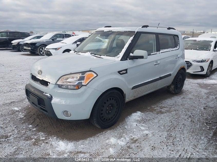 KNDJT2A22B7208639 2011 KIA SOUL photo no. 2