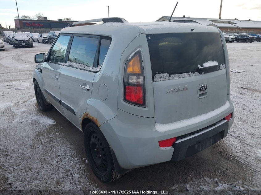 KNDJT2A22B7208639 2011 KIA SOUL photo no. 3