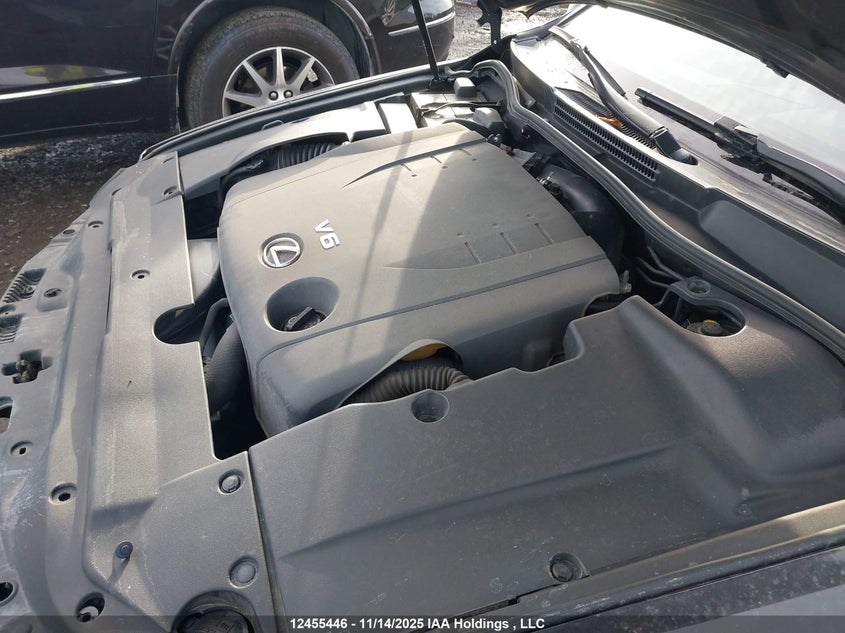 JTHCF5C20A5038451 2010 LEXUS IS photo no. 10