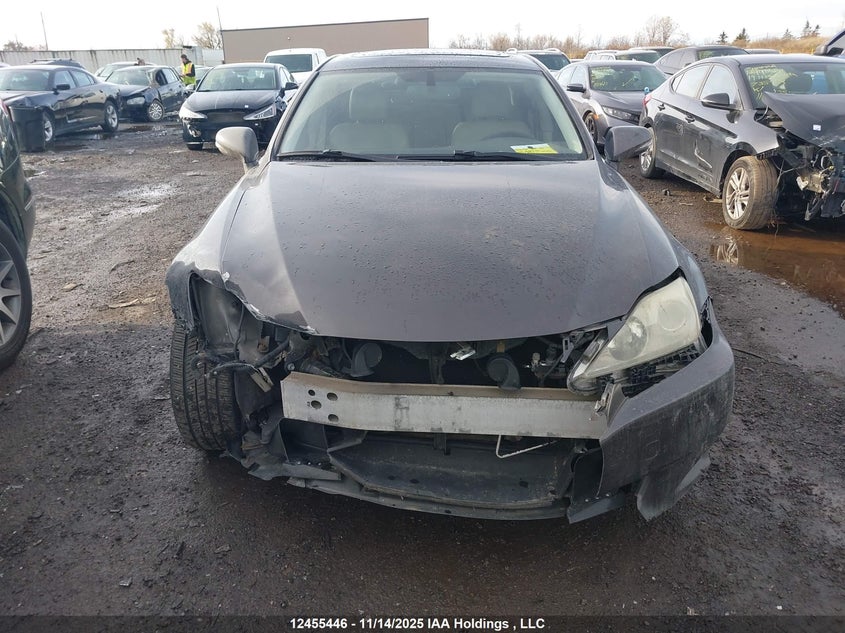 JTHCF5C20A5038451 2010 LEXUS IS photo no. 12
