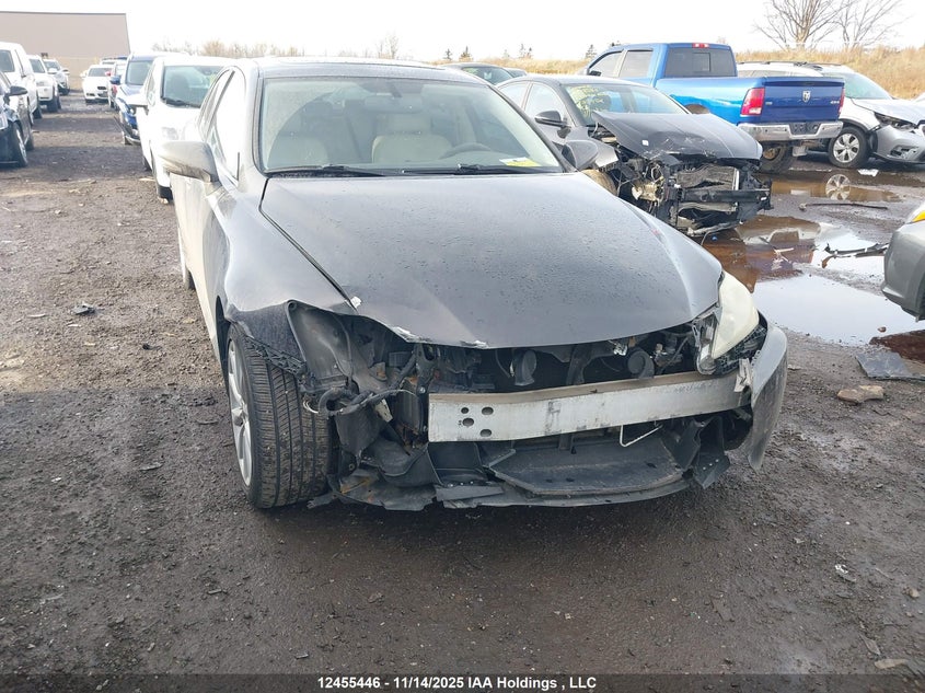JTHCF5C20A5038451 2010 LEXUS IS photo no. 12
