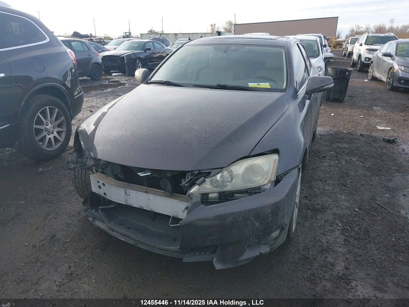 JTHCF5C20A5038451 2010 LEXUS IS photo no. 2