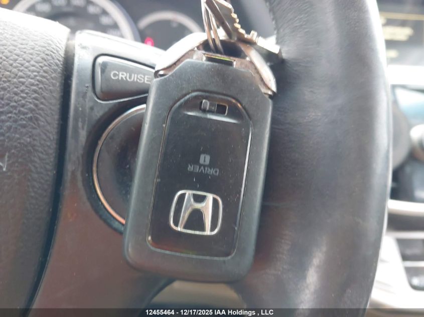 2013 Honda Accord Touring VIN: 1HGCR2F94DA800130 Lot: 12455464