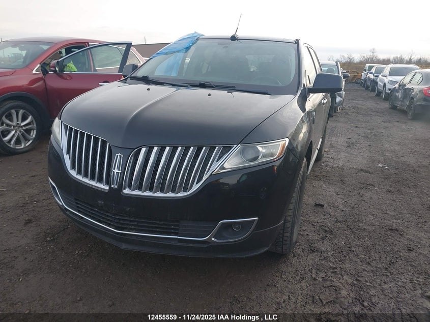 2LMDJ8JK4BBJ03016 2011 LINCOLN MKX photo no. 2