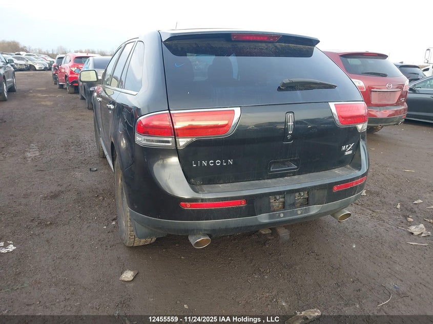 2LMDJ8JK4BBJ03016 2011 LINCOLN MKX photo no. 3