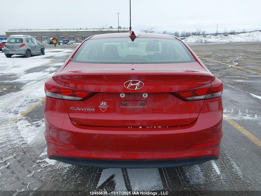 KMHD84LFXJU688726 2018 HYUNDAI ELANTRA photo no. 17