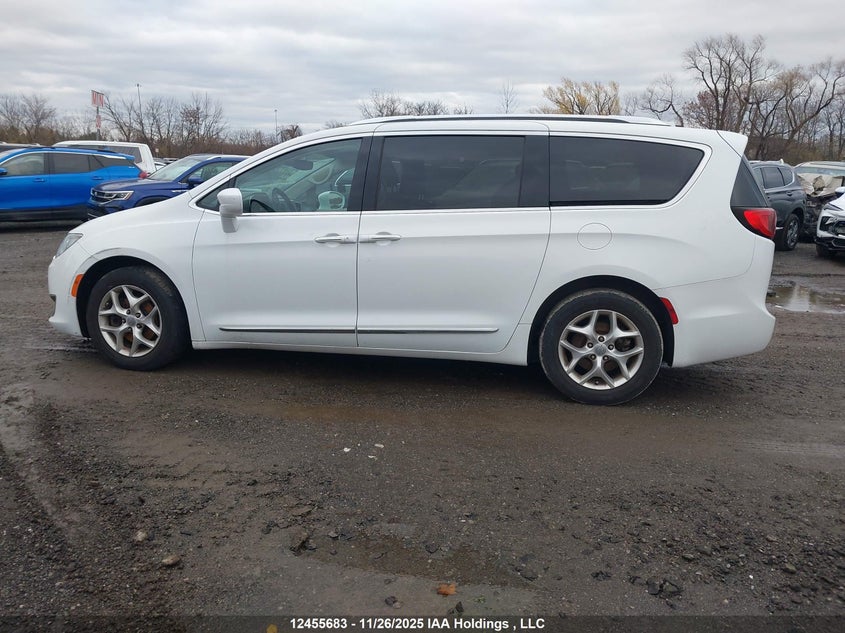2C4RC1EG7HR781935 2017 CHRYSLER PACIFICA photo no. 13