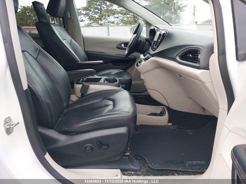 2C4RC1EG7HR781935 2017 CHRYSLER PACIFICA photo no. 5