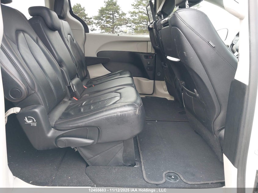 2C4RC1EG7HR781935 2017 CHRYSLER PACIFICA photo no. 8