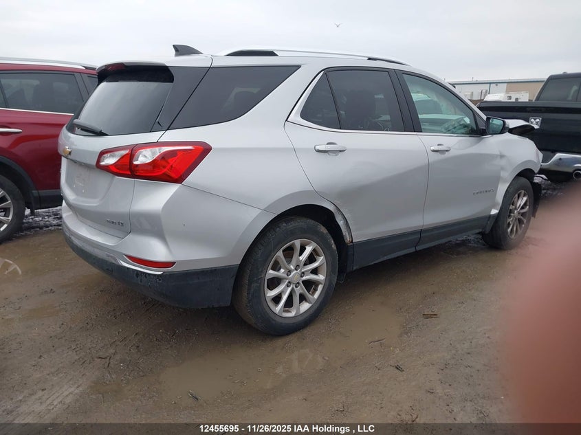 2GNAXSEV0J6299120 2018 CHEVROLET EQUINOX photo no. 4