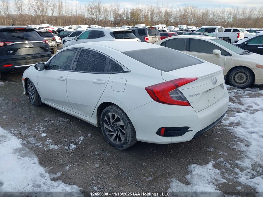 2HGFC2F61JH017087 2018 HONDA CIVIC photo no. 3