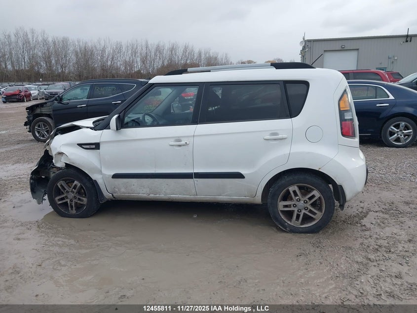 KNDJT2A2XB7725185 2011 KIA SOUL photo no. 14