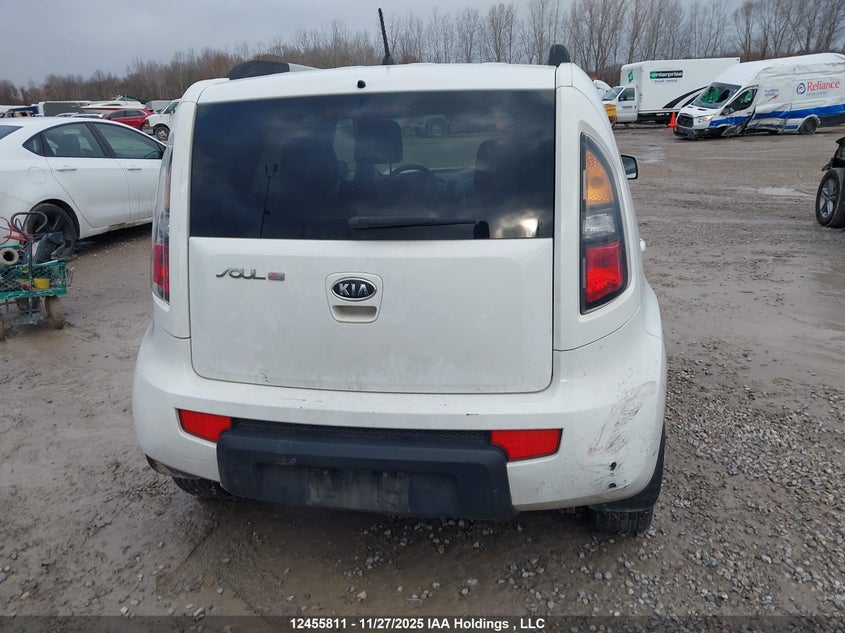 KNDJT2A2XB7725185 2011 KIA SOUL photo no. 16