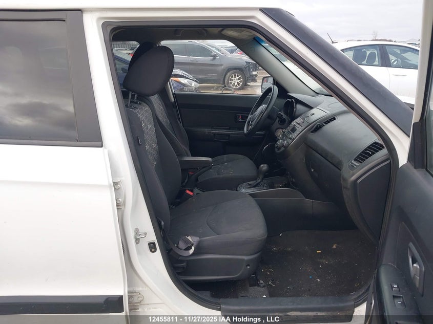 KNDJT2A2XB7725185 2011 KIA SOUL photo no. 5