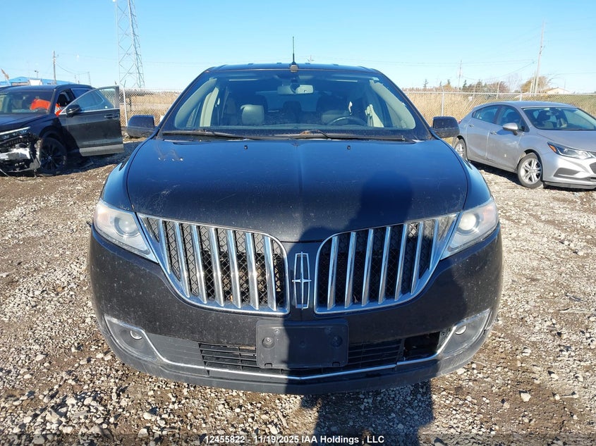 2LMDJ8JK3DBL10001 2013 LINCOLN MKX photo no. 11