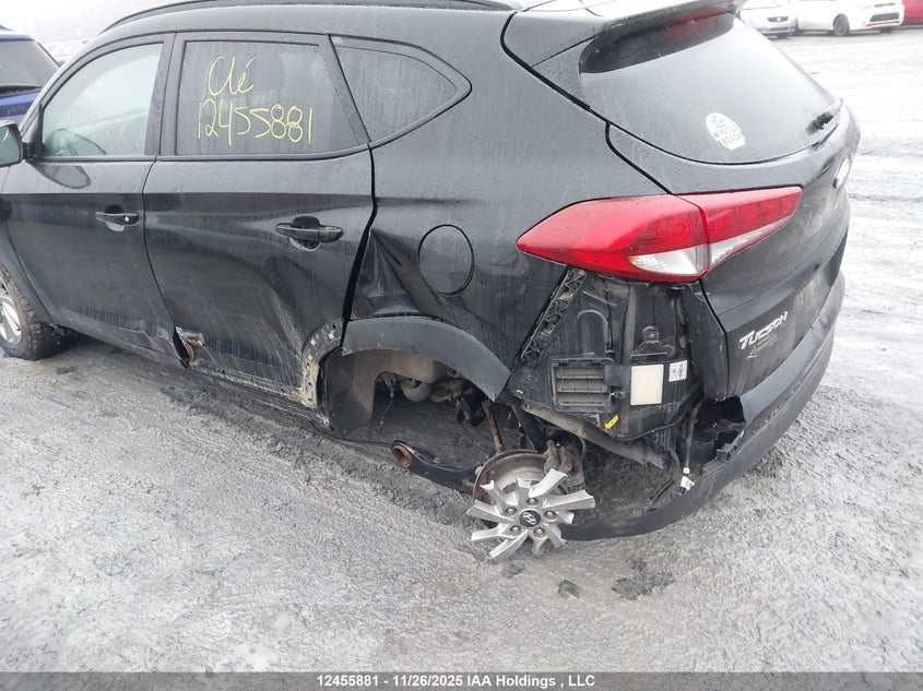 2017 Hyundai Tucson Limited/Sport And Eco/Se VIN: KM8J3CA42HU493520 Lot: 12455881