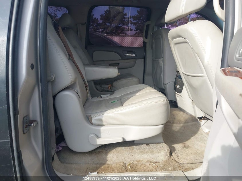 2008 Chevrolet Suburban 1500 Ls/Lt/Ltz VIN: 1GNFK16338J236988 Lot: 12455939