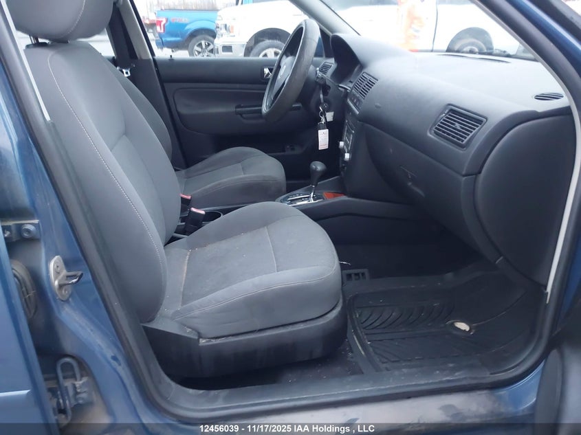 9BWEL4BE7A4003569 2010 VOLKSWAGEN  photo no. 5