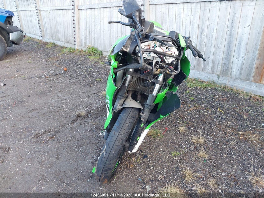 JKAEXMJ16ADA65538 2010 KAWASAKI NINJA photo no. 5