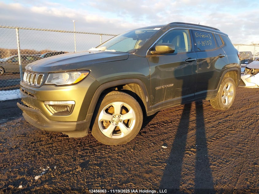 3C4NJDBB7JT265351 2018 JEEP COMPASS photo no. 2