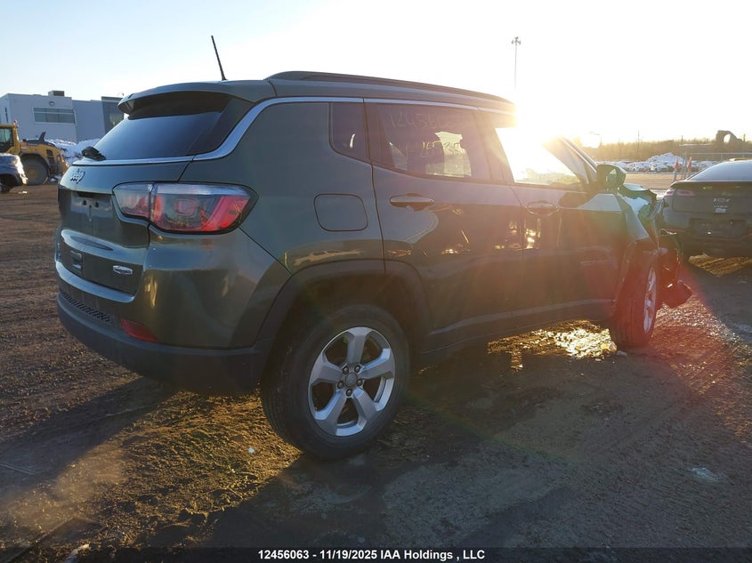 3C4NJDBB7JT265351 2018 JEEP COMPASS photo no. 4