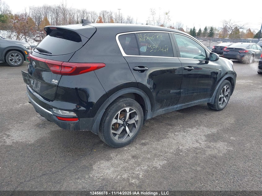 KNDPMCAC8N7959447 2022 KIA SPORTAGE photo no. 4