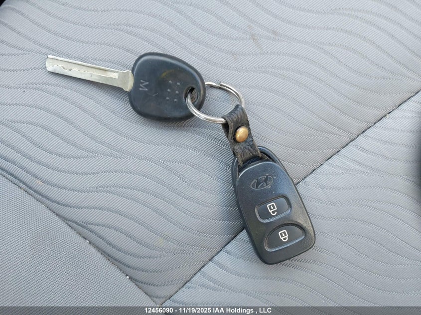 2013 Hyundai Accent VIN: KMHCU4AE8DU470726 Lot: 12456090