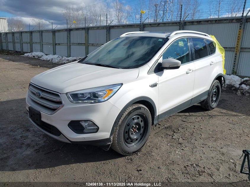 1FMCU9J91JUC21776 2018 FORD ESCAPE photo no. 2