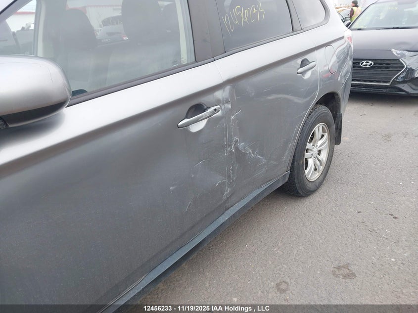 2014 Mitsubishi Outlander Es VIN: JA4AZ2A35EZ602940 Lot: 12456233