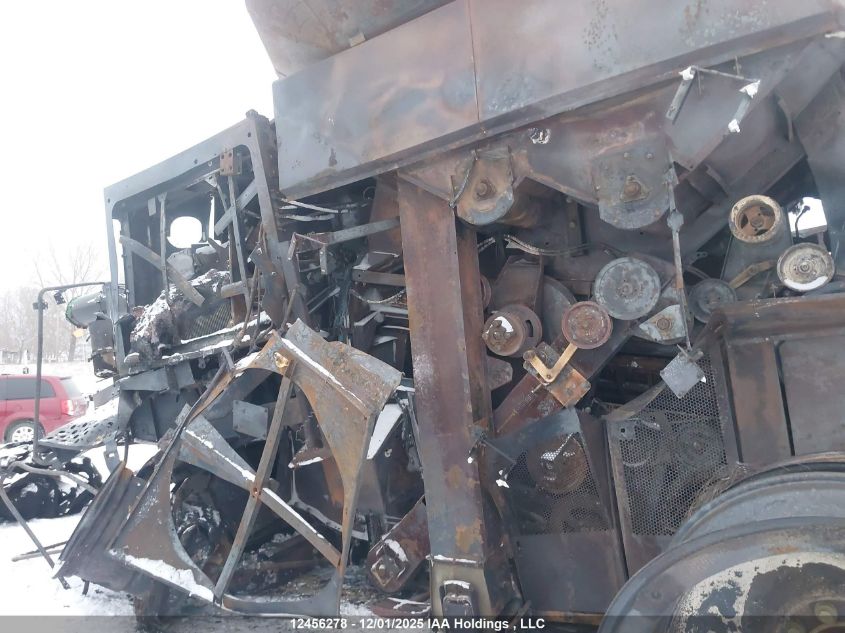 2010 John Deere Combine VIN: 1H09870SVA0736028 Lot: 12456278