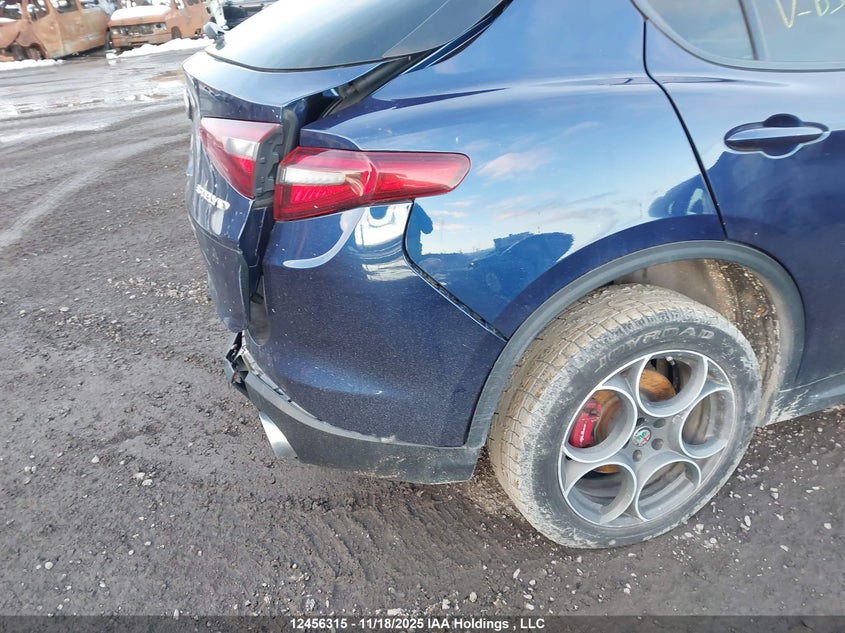 ZASFAKPN5J7B94268 2018 ALFA ROMEO STELVIO photo no. 21