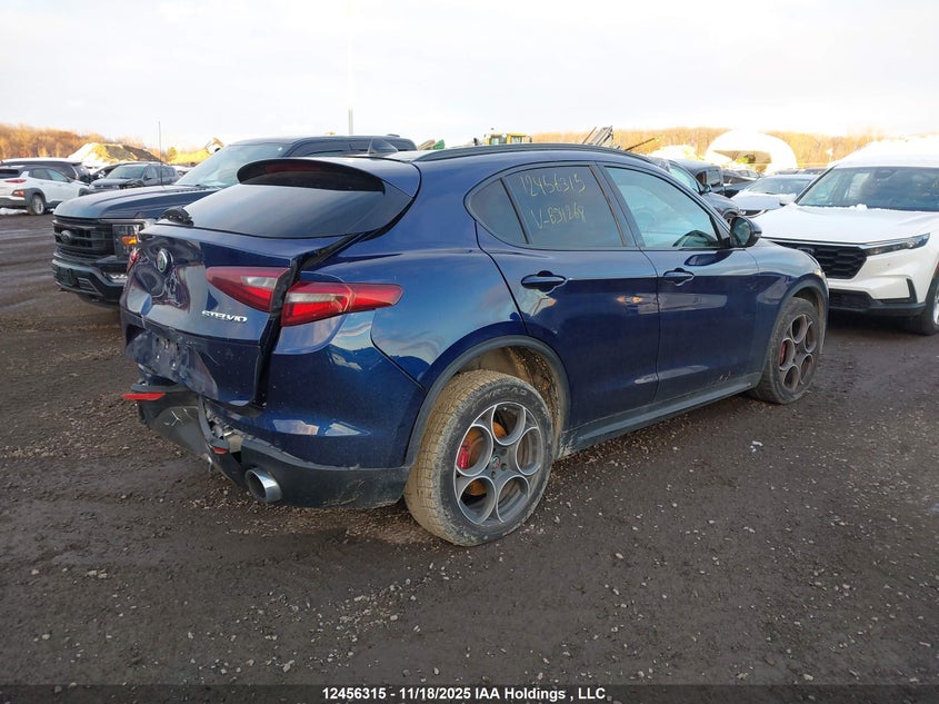 ZASFAKPN5J7B94268 2018 ALFA ROMEO STELVIO photo no. 4