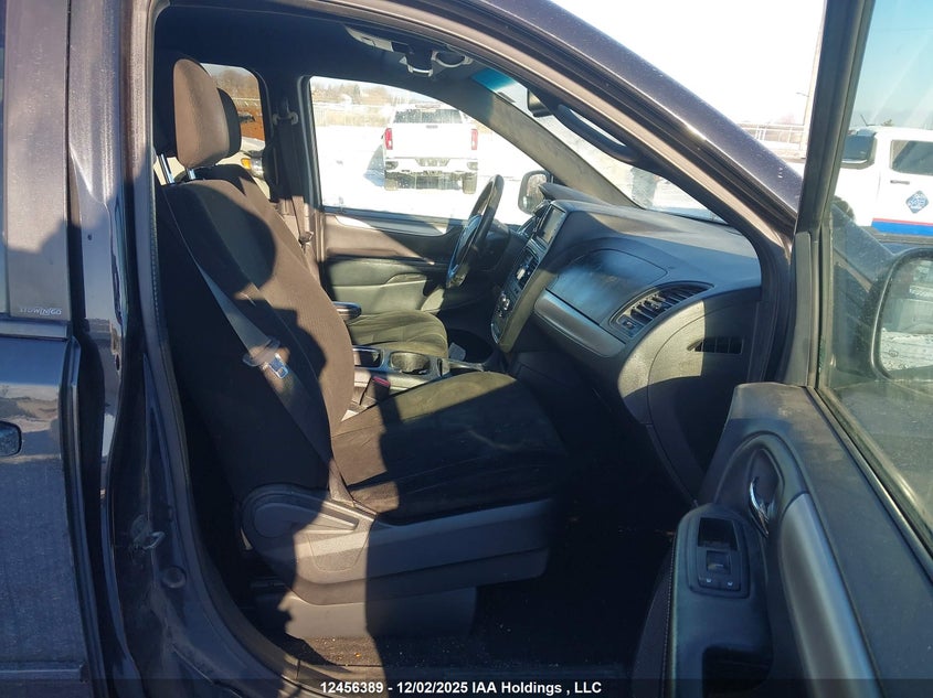 2C4RDGBG3GR146066 2016 DODGE CARAVAN photo no. 5