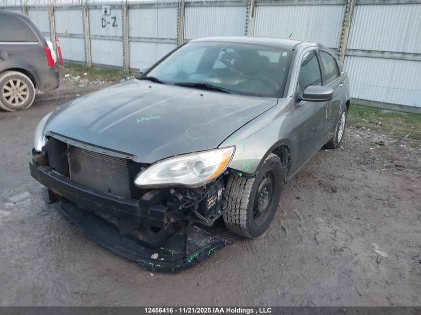 1C3CCBAB6DN569626 2013 CHRYSLER 200 photo no. 2