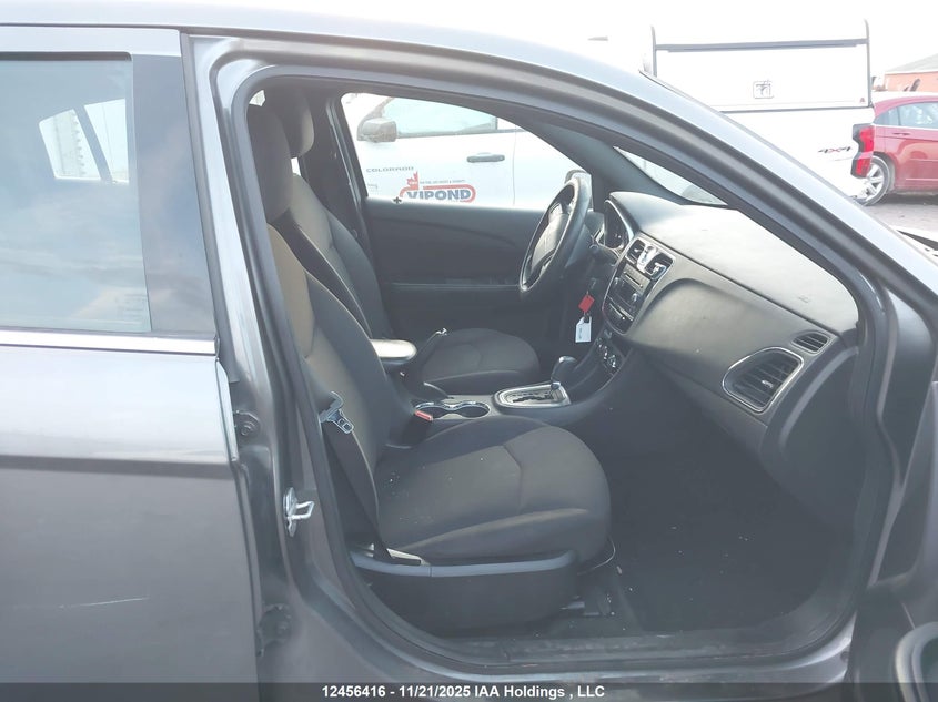 1C3CCBAB6DN569626 2013 CHRYSLER 200 photo no. 5