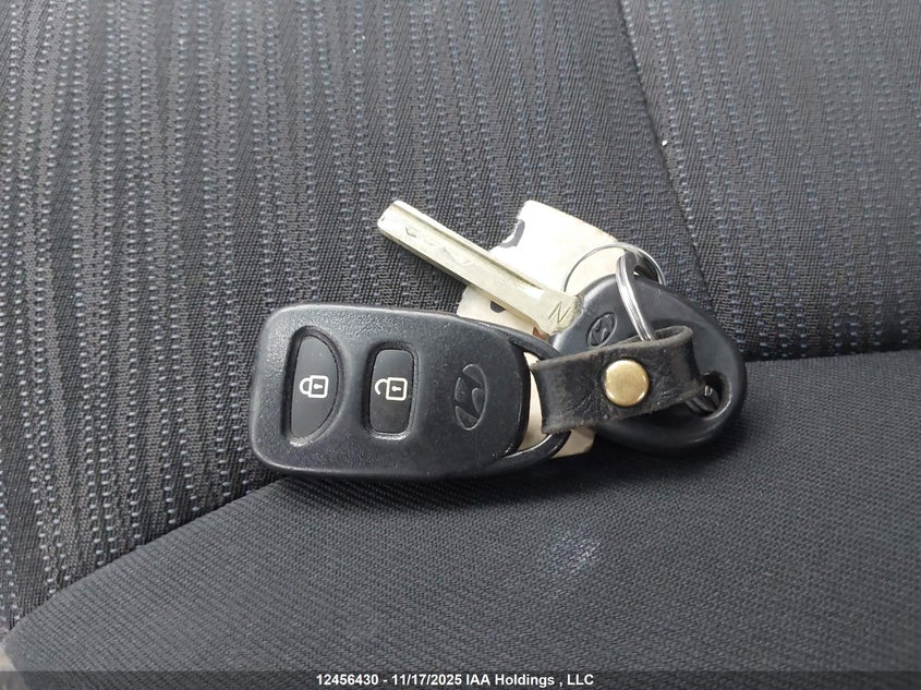 KMHCT5AE4HU309210 2017 HYUNDAI ACCENT photo no. 11
