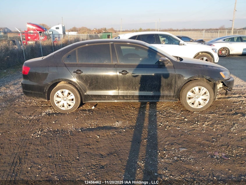 2011 Volkswagen Jetta 2.0L Trendline/2.0L Trendline+ VIN: 3VW2K7AJ5BM021653 Lot: 12456462