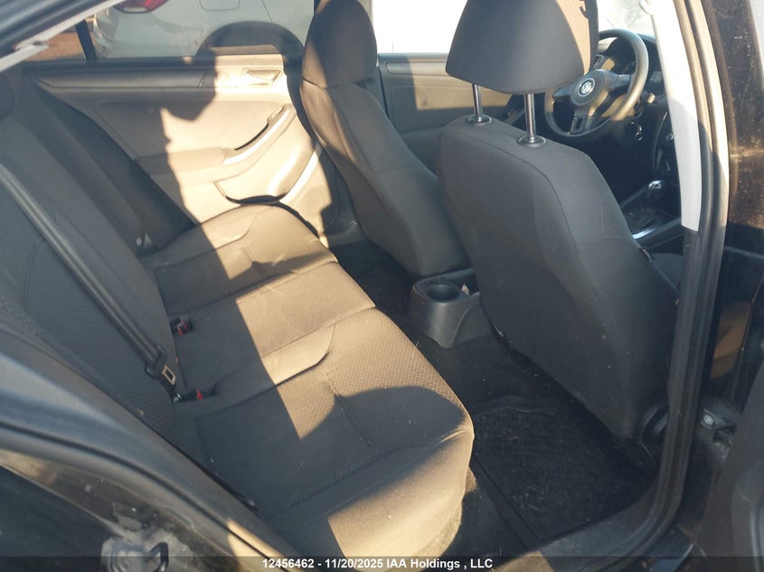 2011 Volkswagen Jetta 2.0L Trendline/2.0L Trendline+ VIN: 3VW2K7AJ5BM021653 Lot: 12456462